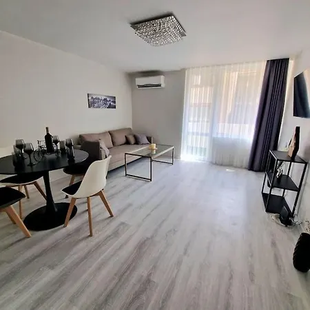 Central Luxe - Elisha * Варна