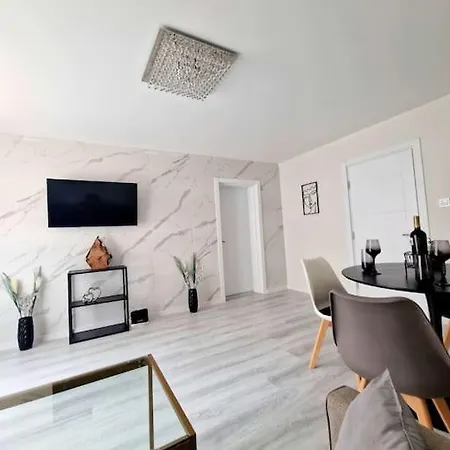 Central Luxe - Elisha *